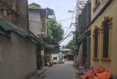 Cực rẻ bán nhà dân xây phố Nguyễn Văn Cừ 65m2 chỉ nhỉnh 5 Tỷ.