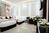 Khách sạn 8 tầng  MT Nguyễn Văn Thoại, sát biển, doanh thu khủng, giá đầu tư.
