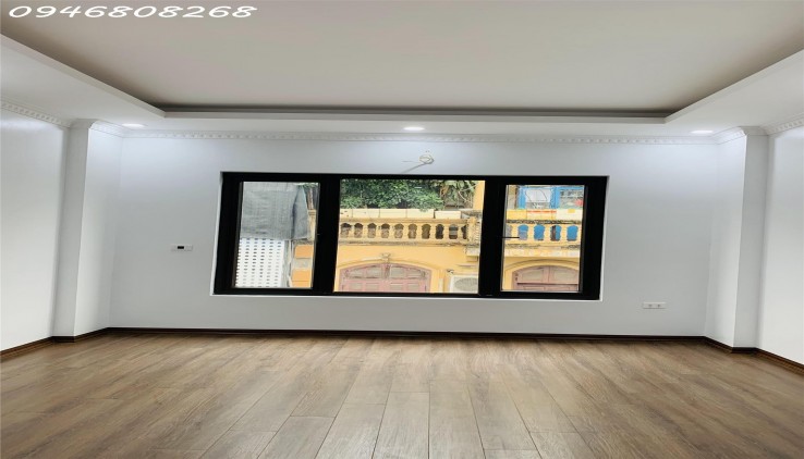 Nhà phố Hoàng Đạo Thành, ô tô đỗ cửa, ngõ thông, 30m2 giá 6,x tỷ