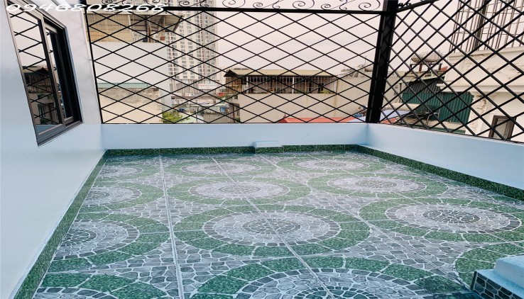 Nhà phố Hoàng Đạo Thành, ô tô đỗ cửa, ngõ thông, 30m2 giá 6,x tỷ