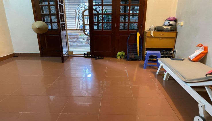 40m Mặt Tiền 4.5m Nhỉnh 10 Tỷ Phân Lô Ô Tô Chạy Vòng Quanh Phố Hoàng Quốc Việt Cầu Giấy. Nhà Chủ Tự Xây Kiên Cố. Cạch Trường Đại Học Điện Lực. Khu