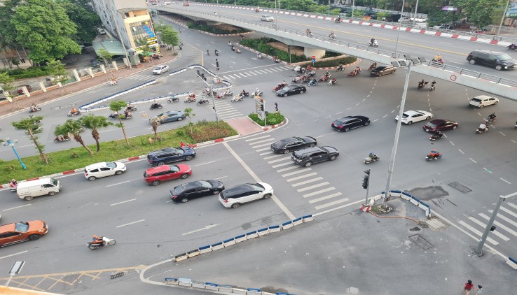 59m 6 Tầng Mặt Tiền 9.5m Nhỉnh 16 Tỷ. Phân Lô Ô Tô Đỗ Cửa Phố Hoàng Quốc Việt Cầu Giấy. Chủ Ngợp Ngân Hàng Nên Cần Bán Nhanh. Vị Trí Đẹp Sổ Nở Hậu.