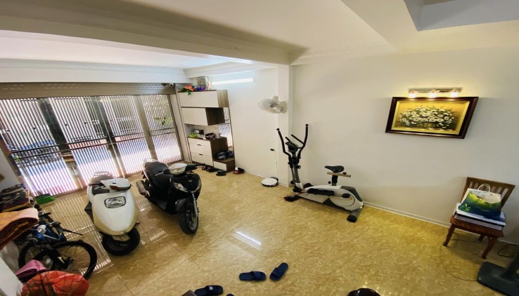 41m 5 Tầng Mặt Tiền 4.5m Nhỉnh 10 Tỷ Phố Hoàng Quốc Việt Cầu Giấy. Phân Lô 3 Thoáng Ô Tô Tránh Dừng Đỗ Ngày Đêm. Vị Trí Đẹp Giao Thông Đi Lại Thuận