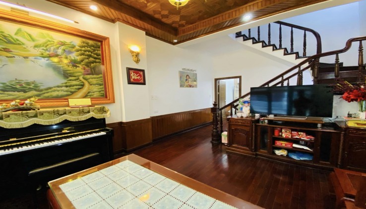 41m 5 Tầng Mặt Tiền 4.5m Nhỉnh 10 Tỷ Phố Hoàng Quốc Việt Cầu Giấy. Phân Lô 3 Thoáng Ô Tô Tránh Dừng Đỗ Ngày Đêm. Vị Trí Đẹp Giao Thông Đi Lại Thuận