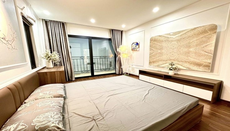 Bán nhà phố Trần Hữu Tước, 30m mặt phố, 2 thoáng, nhà mới, 56m, 4PN, 5.8 tỷ