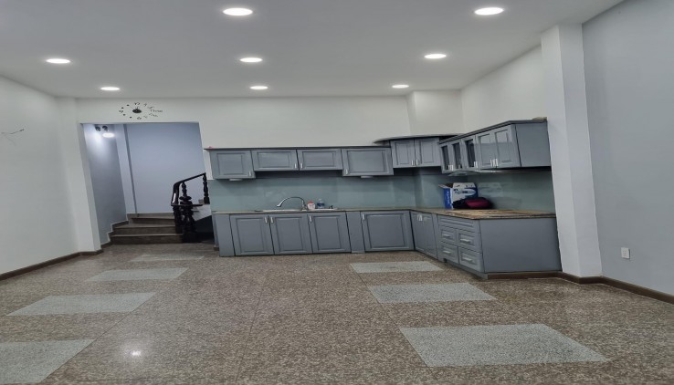 Nhà Nguyễn Đình Chiểu, Q3, 4 tầng, 4x10m, sân thượng, phòng ngủ rộng thoáng, giá chỉ 6,65 tỉ
