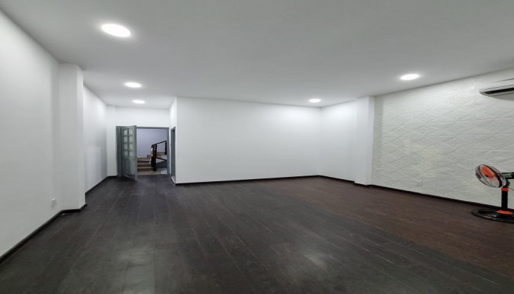Nhà Nguyễn Đình Chiểu, Q3, 4 tầng, 4x10m, sân thượng, phòng ngủ rộng thoáng, giá chỉ 6,65 tỉ