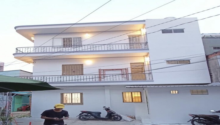 BÁN  HẺM ĐƯỜNG NGUYỄN LÂM. P7. PN - 3 TẦNG BTCT. DT: 3*8 GIÁ - 3TỶ.2 CÒN TL CHỦ