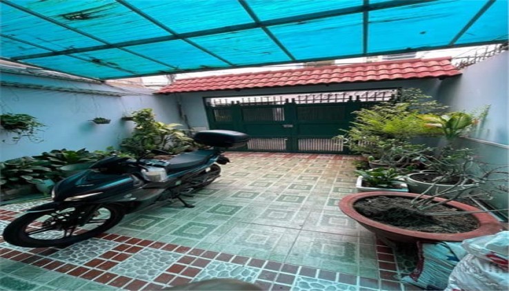 NHÀ QUẬN 7, NGUYỄN THỊ THẬP ( 135 M2) 4 TẦNG, HẺM XE HƠI, GIÁ RẺ,