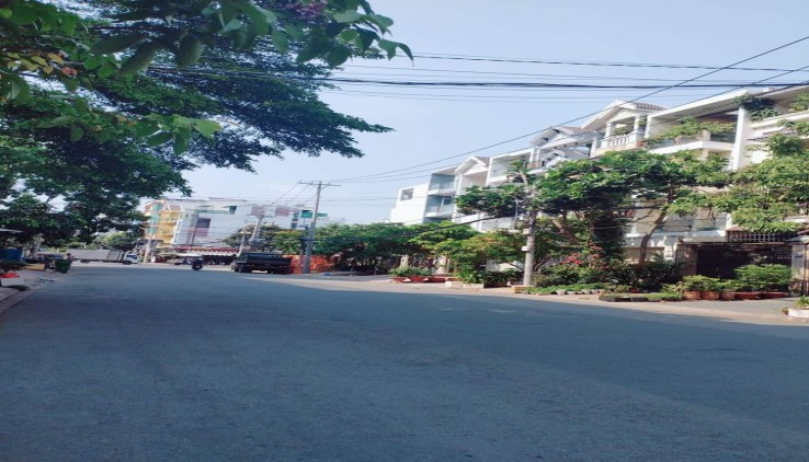 Chủ gửi bán gấp nhà Mặt tiền #60M2 - dưới 4 tỷ- NGAY KDC NAM LONG - BIỆT THỰ TẤN TRƯỜNG Quận 7