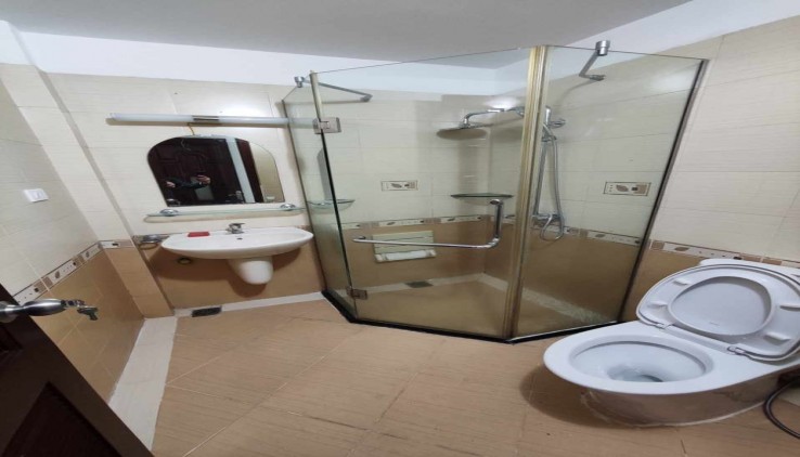 NHÀ KIM MÃ Ô TÔ ĐỖ CỬA KD TỐT 30M 5 TẦNG NHÀ ĐẸP Ở LUÔN GIÁ 7 TỶ