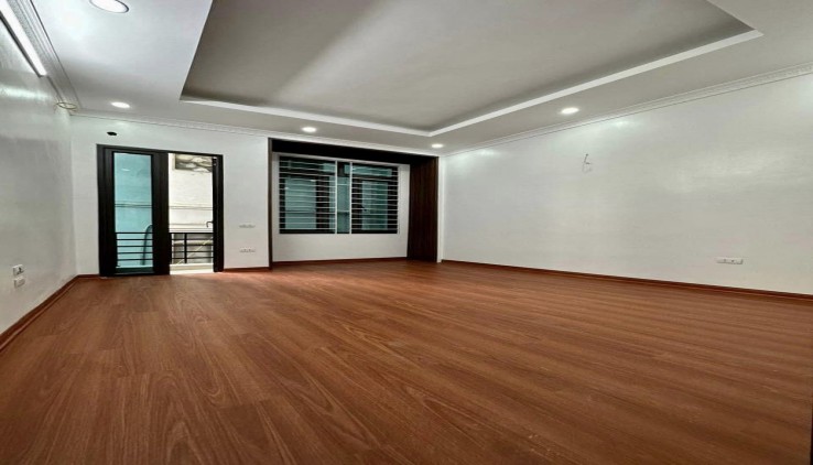 CHỦ BÁN GẤP NHÀ GIÁP NHỊ, 44M, 5 TẦNG,4 NGỦ, NHÀ ĐẸP, NHỈNH 3.9 TỶ
