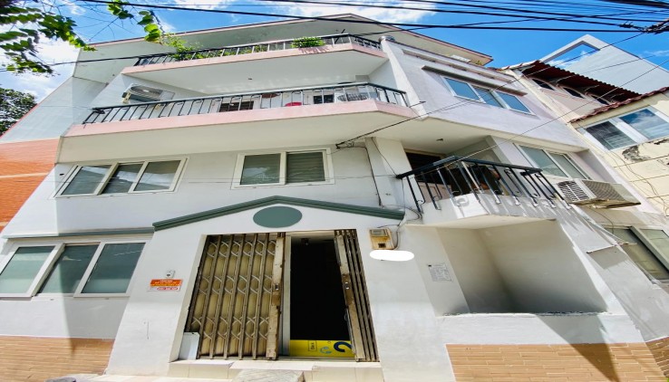 Bán nhà quận 10, đường Nguyễn Chí Thanh, 35m2, 4 tầng, sát mặt tiền, 5.8 tỷ