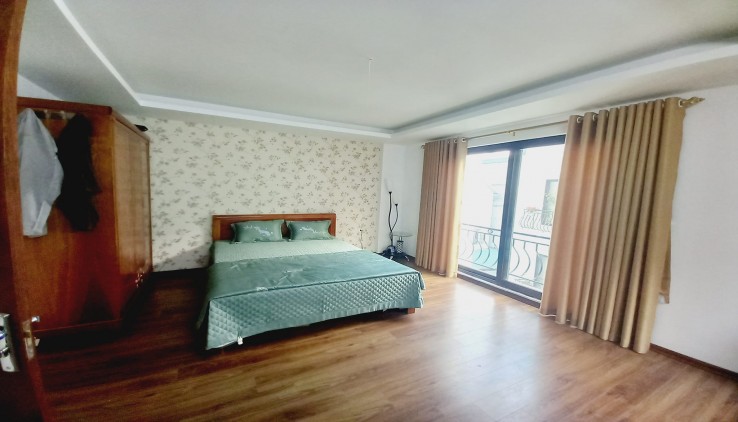 Bán Nhà Phố Nguyễn Ngọc Vũ Quận Cầu Giấy. 120m Xây 7 Tầng Mặt Tiền 5m Nhỉnh 19 Tỷ. Cam Kết Ảnh Thật Mô Tả Chính Xác. Chủ Thiện Chí Muốn Bán Nhanh/