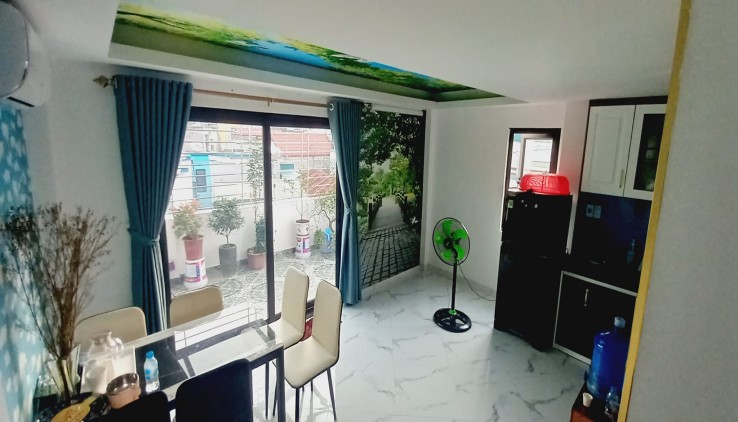 Bán Nhà Phố Nguyễn Ngọc Vũ Quận Cầu Giấy. 120m Xây 7 Tầng Mặt Tiền 5m Nhỉnh 19 Tỷ. Cam Kết Ảnh Thật Mô Tả Chính Xác. Chủ Thiện Chí Muốn Bán Nhanh/