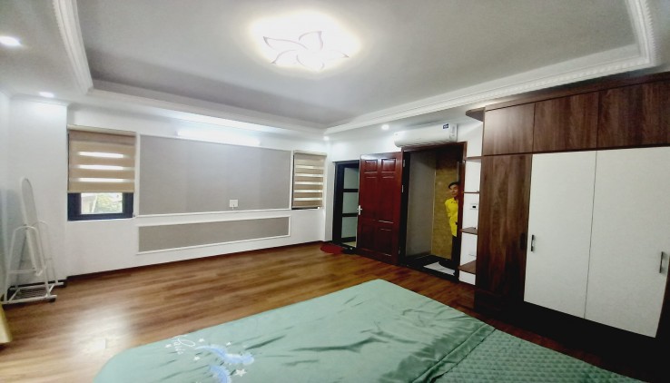 Bán Nhà Phố Nguyễn Ngọc Vũ Quận Cầu Giấy. 120m Xây 7 Tầng Mặt Tiền 5m Nhỉnh 19 Tỷ. Cam Kết Ảnh Thật Mô Tả Chính Xác. Chủ Thiện Chí Muốn Bán Nhanh/