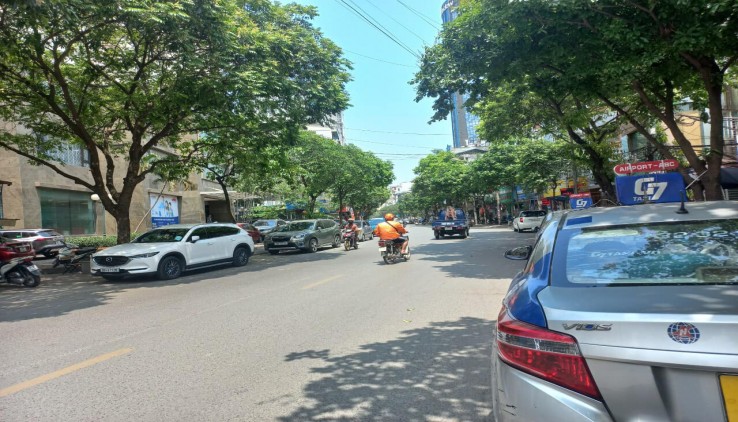 Bán Nhà Phố Nguyễn Thị Định Quận Cầu Giấy. 70m 5 Tầng Mặt Tiền 5m Nhỉnh 17 Tỷ. Cam Kết Ảnh Thật Mô Tả Chính Xác. Chủ Thiện Chí Bán. Sổ Vuông Sẵn Sàng