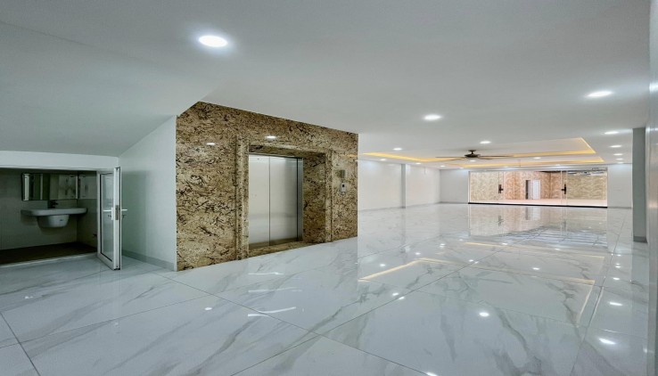Hàng Xóm Đại Học Bách Khoa, Siêu Phẩm Phố Trần Lê Thanh Nghị, 118M x 6T. Giá 31 tỷ.