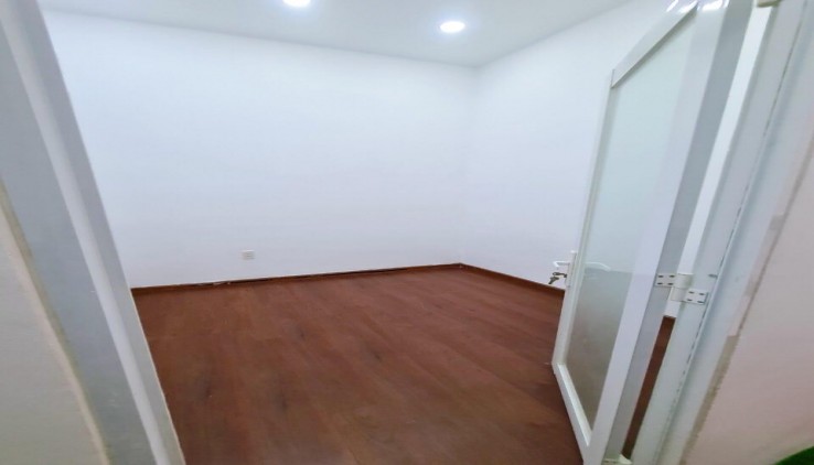 Bán nhà Nguyễn Phi Khanh, gần 50m2 đất, tiện xây mới, giá chỉ 5,3 tỉ