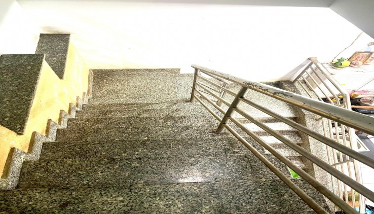 Nhà Bán Khu Phan Xích Long 70m2 , 3 Tầng BTCT , 4PN , nở hậu Giá 6 tỷ 1 ( TL)