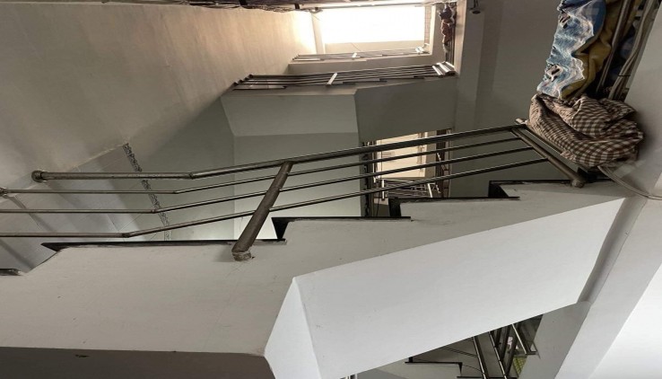 Bán nhà quận 10, đường Lý Thái Tổ, 43m2, 4 tầng, hẻm xe hơi, 7.5 tỷ