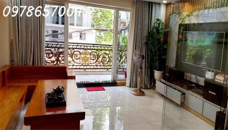 Nhà HXH Bạch Đằng,nhỉnh 10 tỷ, sát mặt tiền, lô góc 2 mặt thoáng, 50m2. 5x10, kinh doanh gì cũng dễ