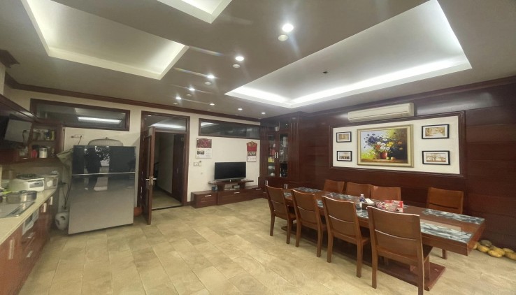 Bán nhà mặt phố Vọng, vỉa hè 5m, vị trí đỉnh, 251m, mt 8.2m, giá 53 tỷ