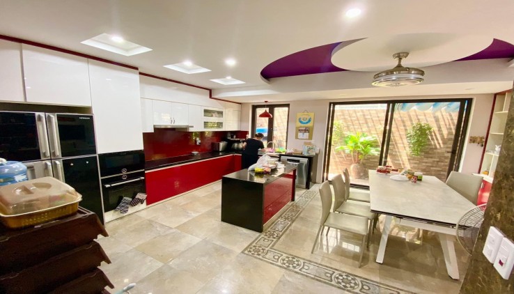 Biệt Thự Siêu Cao Cấp, Phố Vip Kim Đồng, 130m x 6T, Mt 6m. Giá 27.5 tỷ.