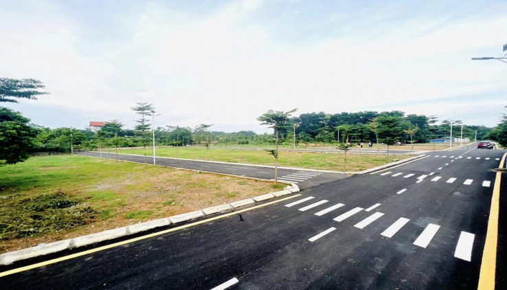 BÁN NHANH LÔ GÓC 2 MẶT TIỀN SAU TRƯỜNG HỌC HÒA LẠC 9XX-0973851566