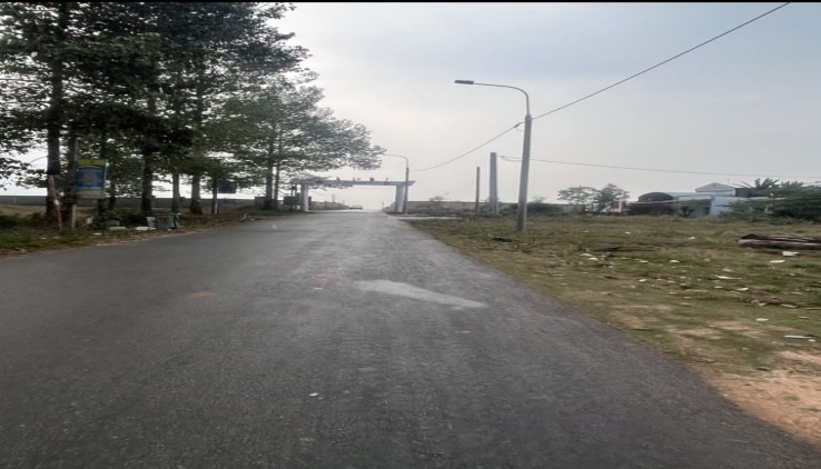 Bán nhà xưởng 2 mặt tiền tuyệt đẹp đang hoạt động tại xã LONG ĐỨC - LONG THÀNH . ĐỒNG NAI 
0938974428