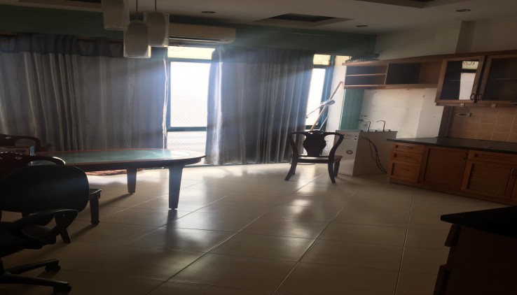 Cho thuê nhà ngõ ô tô tránh Thái thịnh - đống đa - 70m - 7 tầng - 7 ngủ - 28 triệu/tháng (có thương lượng) LH 0934688687