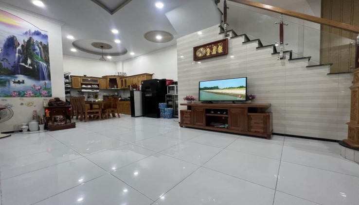 Bán Nhà Dĩ An Bình Dương Diện Tích Rộng Giá Bé Xíu 3Tx TL