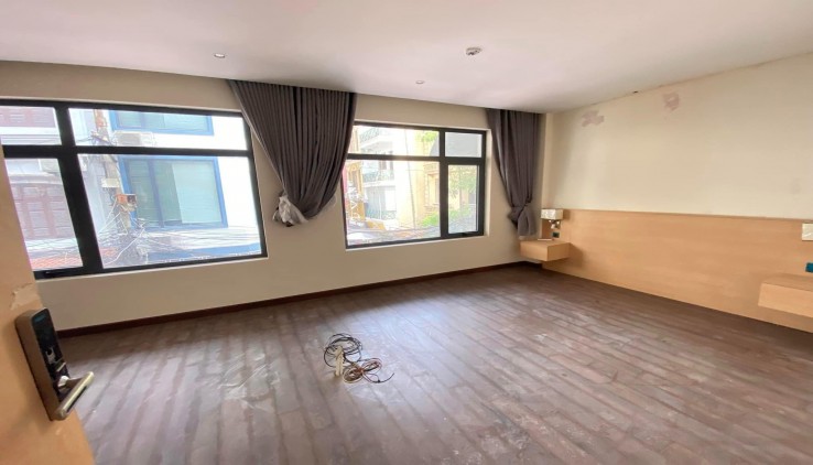 Bán Gấp! Tòa Nhà Vip Quận Ba Đình, Phố Đào Tấn, 82m x 10T, Mt 7m. Giá 34.5 tỷ.