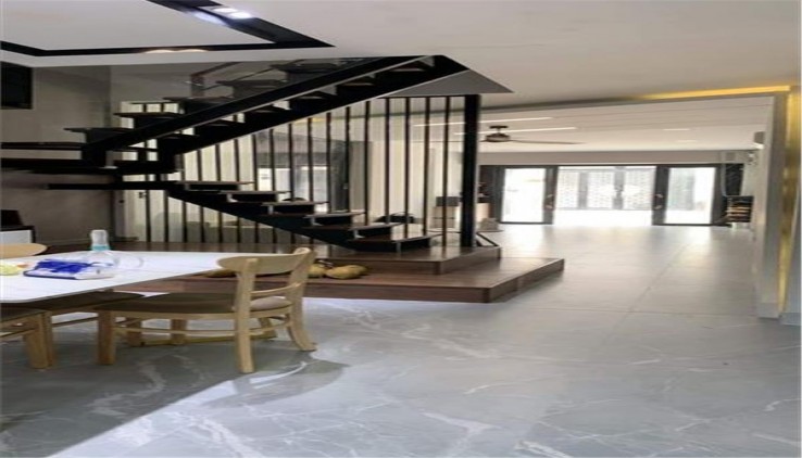 NHÀ ĐẸP - HXH - TẶNG NỘI THẤT CAO CẤP - SỔ VUÔNG VỨC - NGANG 4M - NHỈNH 5 TỶ