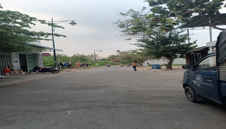 Lô đất 122m2 cần bán gấp - đường Nguyễn Ảnh Thủ - cách siệu thị 500m