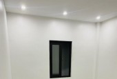 Nhà đẹp ở ngay Định Công Hạ 31m  . 5 tầng. Mặt tiền 5,5  . 4,2 tỷ