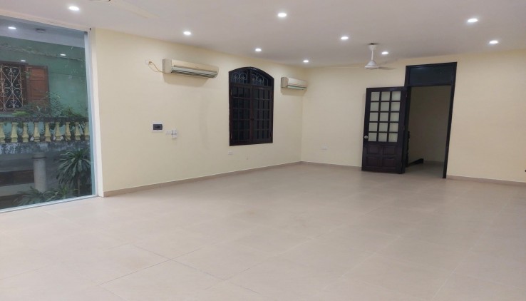 Bán Nhà Phố Đông Quan Quận Cầu Giấy. 115m Xây 5 Tầng Nhỉnh 22 Tỷ. Cam Kết Ảnh Thật Mô Tả Chính Xác. Chủ Trẻ Tuổi Thiện Chí Bán. 1374