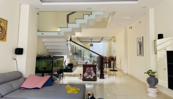 LÊ ĐỨC THỌ - P15 - ĐƯỜNG NHỰA 10M THÔNG KINH DOANH - NHÀ ĐẸP 3 TẦNG - 100M2 - 4x25m - CHỦ NGỘP NGÂN HÀNG GIẢM GẤP 9,5 TỶ XUỐNG 8,2 TỶ. CHỐT.