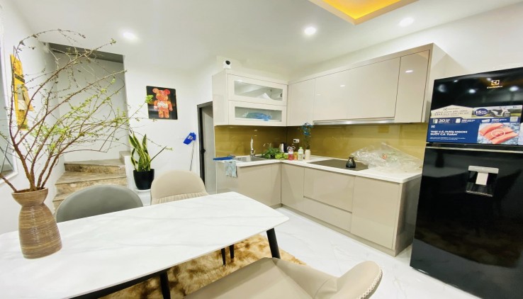 BÁN NHÀ KIM HOA ĐỐNG ĐA 30M2 3T 3.6MT 5.6 TỶ NGÕ THÔNG TẶNG FULL NỘI THẤT