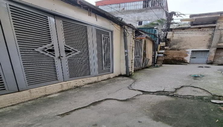Bán đất Lĩnh Nam 50m mt4m vuông vắn chỉ 4 tỷ hơn