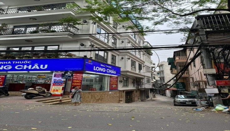 NHÀ ĐẸP YÊN HÒA 62M 5 TẦNG 4 NGỦ CHỈ HƠN 9 TỶ

VỊ TRÍ ĐẸP, NGÕ THÔNG

,NGÕ KINH DOANH, 
Thiết kế: Thoáng trước sau.
 + Tầng 1: Sân để xe, phòng
