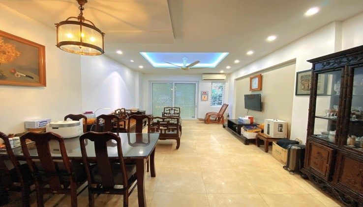 Nhà Đẹp Siêu Hiếm Cầu Giấy, Phố Vip Đỗ Quang 52m x 5T x Mt 4.6m. Giá 25 tỷ.