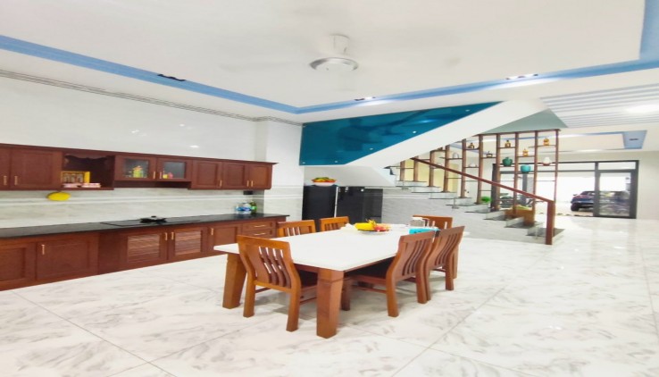 BÁN NHÀ  GIÁ TỐT 115m2, 3 TẦNG, LÃ XUÂN OAI, QUẬN 9 - GIÁ 6.x TỶ