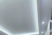 PHÂN LÔ - VỈA HÈ - Ô TÔ - KINH DOANH Trần Quốc Hoàn 55m2 5 tầng 4m mặt tiền giá chào 19 tỷ - nhà mới - thang máy - kinh doanh vp