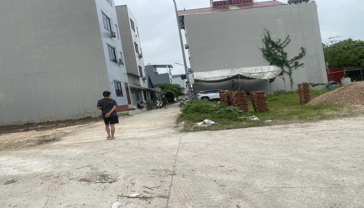 67.8m2, 2.x tỷ (x tý hon), Ngọc Hòa, tk6, Chương Mỹ, gần ngay quốc lộ 6, mặt kinh doanh các mặt hàng.