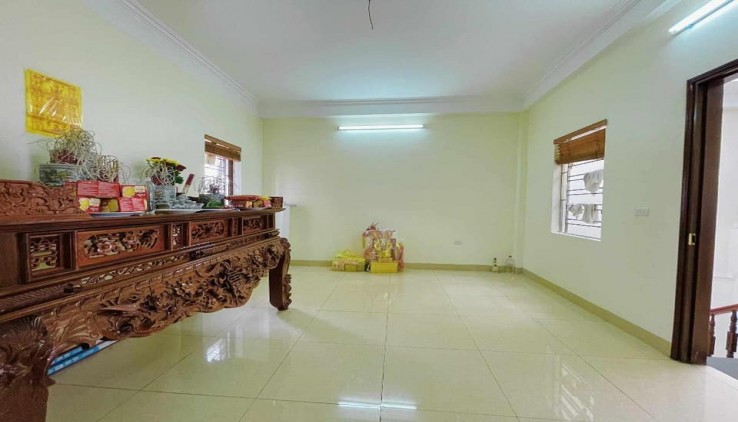 Bán nhà mặt phố Hà Trì, Kinh doanh, plo vỉa hè ô tô tránh, 50m2, mt4m, chỉ 15 tỷ.