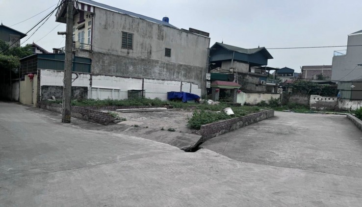 Cần bán 38,9m2, tk4, đất tại trung tâm thị trấn chúc sơn, giá nhỉnh 1 tỷ.