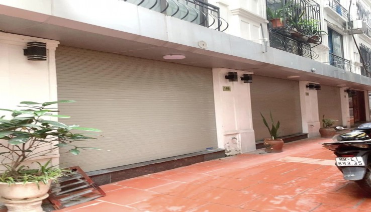Bán Nhà Lạc Long Quân Sát Hồ Tây Dt 30m2 x 5 tầng full Nội Thất giá nhỉnh 5 tỷ