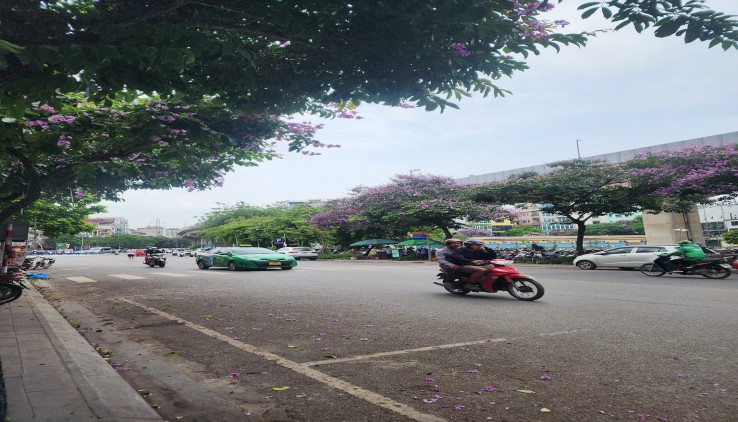 CỰC HIẾM-MP Hào Nam 86m2/5Tầng 33 Tỷ, 2 Mặt Tiền Trước Sau-Đối diện Ga Cát Linh