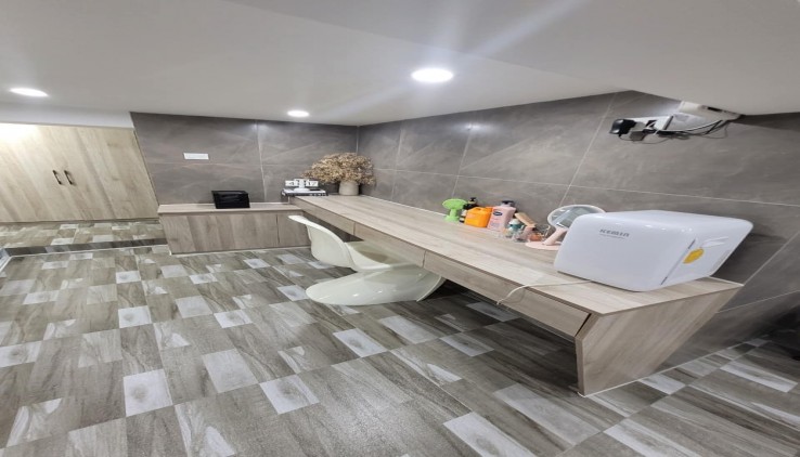 CẦN BÁN NHÀ: PHÓ ĐỨC CHÍNH : DT35M 2T 3MT 3.4 TỶ BA ĐÌNH HÀNG HÓT
